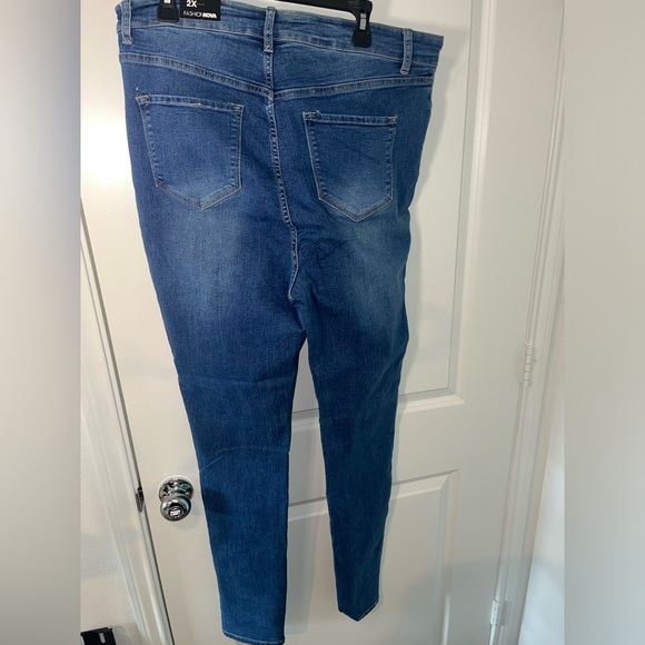 Fashion Nova Plus High Waisted Skinny Jeans Blue Washed Stretch NWT Sz 2X Jeans - Picture 4 of 15